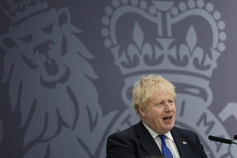 Moscú prohíbe a Boris Johnson entrar en Rusia