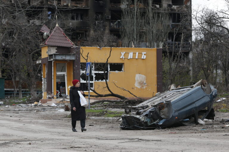 Rusia anuncia un alto el fuego unilateral para evacuar a los civiles de la planta de Azovstal, en Mariúpol