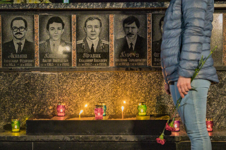 La UE denuncia el ataque ruso a centrales nucleares en el 36 aniversario del accidente de Chernóbil