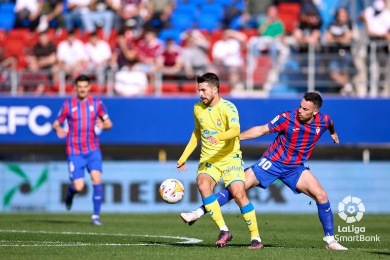 La UD Las Palmas consigue empatar ante el Eibar (2-2)