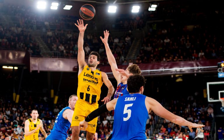 El Lenovo Tenerife se queda a las puertas de ganar en la cancha del líder