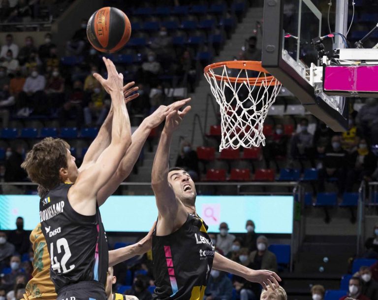 El Lenovo Tenerife se mide al Valencia Basket, rival directo en la clasificación