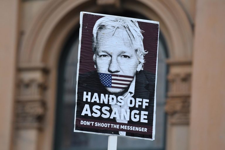 La justicia británica aprueba la orden de extradición de Assange a Estados Unidos