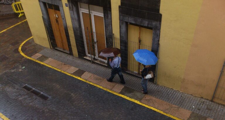 Una borrasca atlántica dejará lluvia y viento en Canarias a partir del domingo