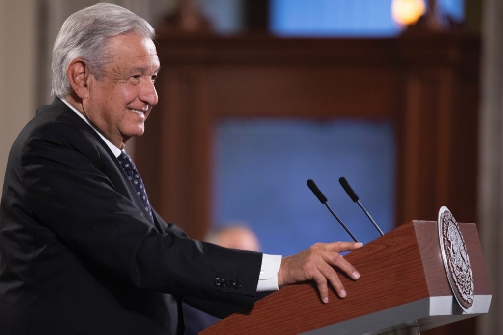 López Obrador obtiene el apoyo para seguir en el cargo