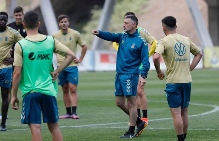 García Pimienta: «Tenemos que ganar al Málaga, no podemos fallar»