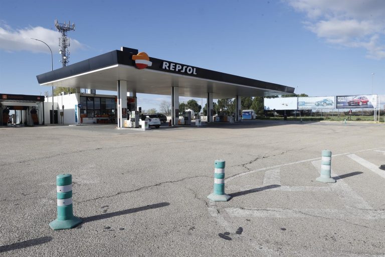 El precio de la luz y del combustible bajan ligeramente en las últimas semanas