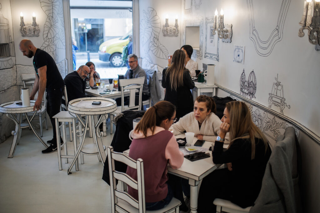 Las ventas del sector servicios en Canarias suben un 11,5% en marzo