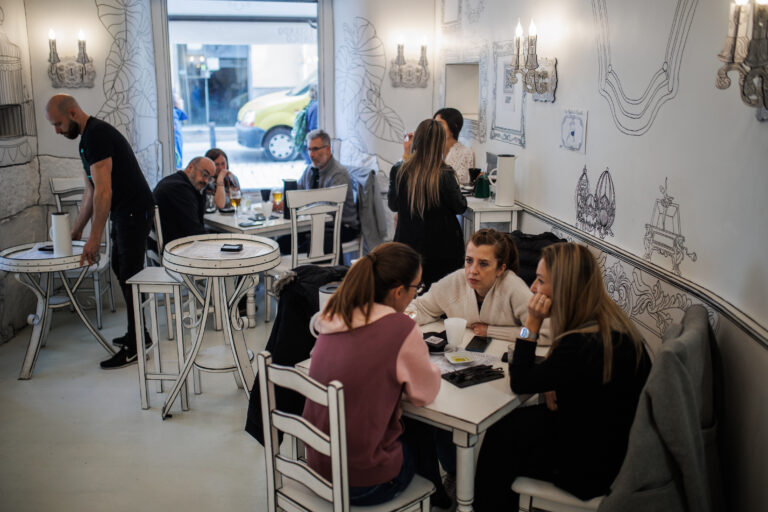 Canarias es la comunidad donde más crece la facturación del sector servicios en febrero