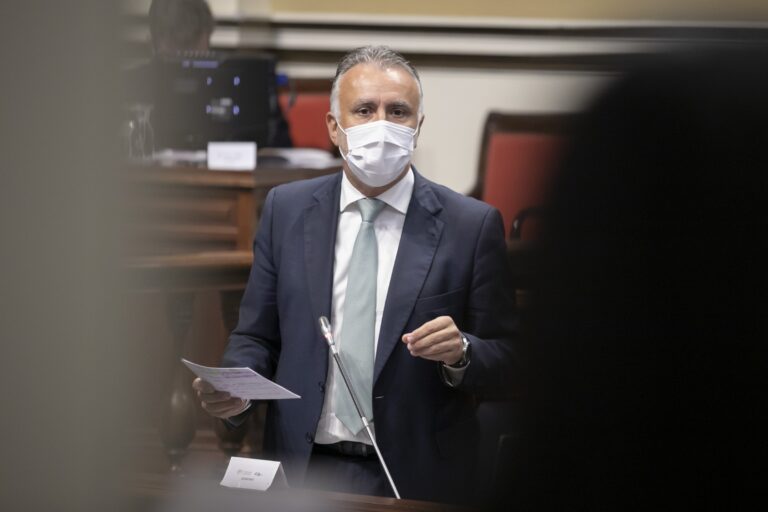 Torres espera que la mascarilla en interiores se elimine la próxima semana