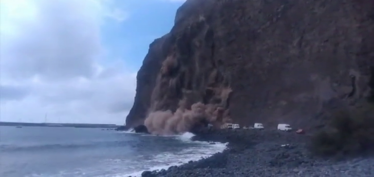 Los vecinos de Argaga irán a los tribunales: «Tenemos derecho a acceder a nuestras casas»