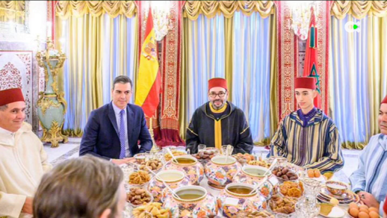 Sánchez regresa de Marruecos con el compromiso de normalizar las relaciones