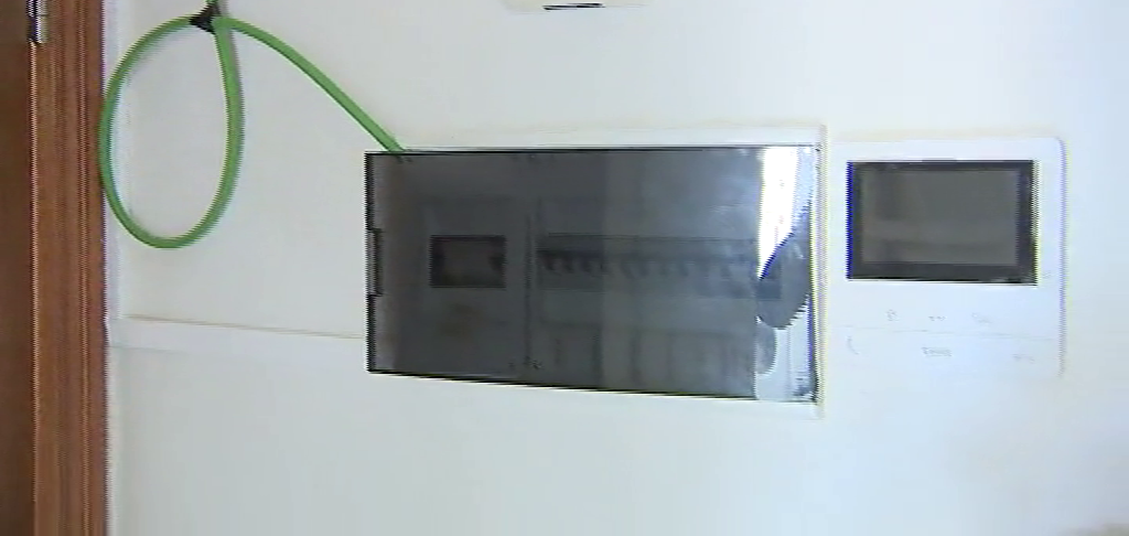 Los vecinos de Ofra reclaman soluciones urgentes tras un año y medio sin luz