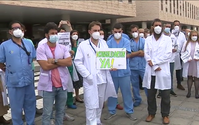 Los médicos y facultativos del SCS paran este viernes para reclamar estabilidad en sus empleos