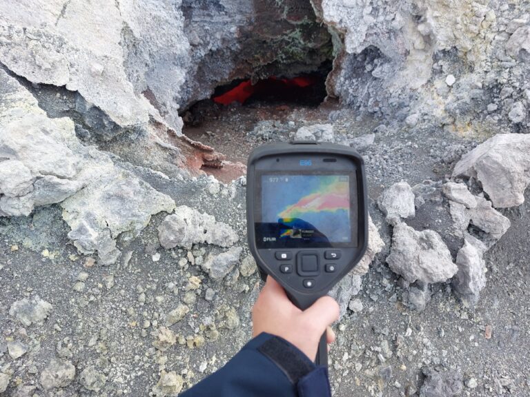 Magma a 1.000 grados tras cuatro meses del fin de erupción del Cumbre Vieja