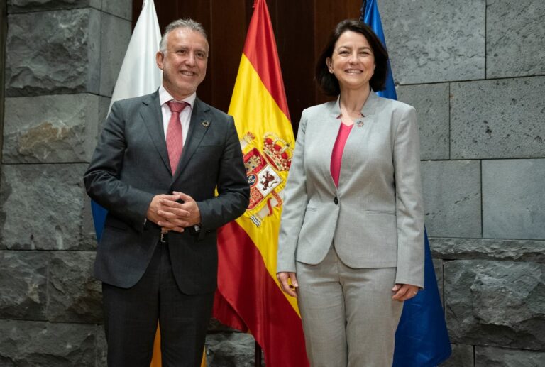 Granados niega «diferencias» con el REF y defiende el «diálogo» entre gobiernos