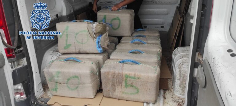 Detenido por transportar en su furgón 360 kilos de hachís de Fuerteventura a Gran Canaria
