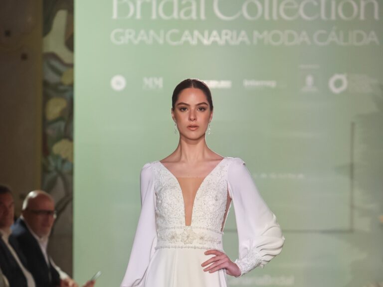 Los diseños de inspiración canaria de Hannibal Laguna abren el desfile Bridal Collection Gran Canaria Moda Cálida