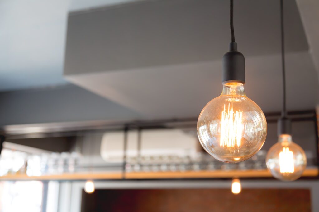 La luz sube un 20 % a 436,25 MWh y marcará mañana su cuarto precio más alto