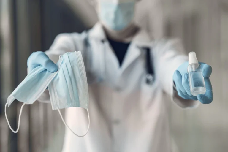 Veintiséis muertes y 805 nuevos casos de covid en Canarias en últimos 8 días