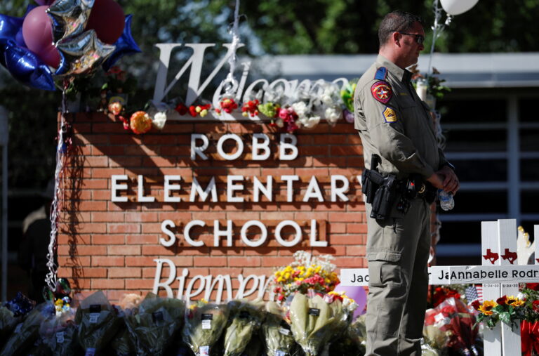 Homenajes a las víctimas de la escuela de primaria de Texas