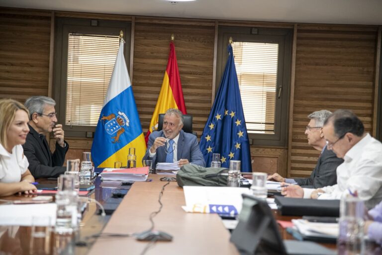 El Gobierno de Canarias destinará tres millones de euros a la rehabilitación de 1.212 viviendas del parque público