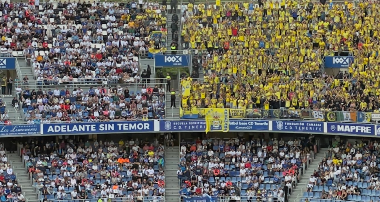 El partido entre el Tenerife y Las Palmas en imágenes