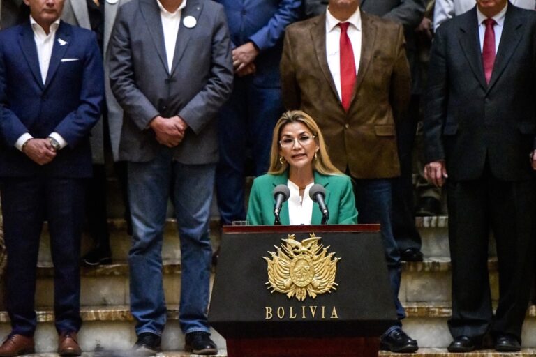 La expresidenta de Bolivia Jeanine Áñez es sentenciada a 10 años de prisión