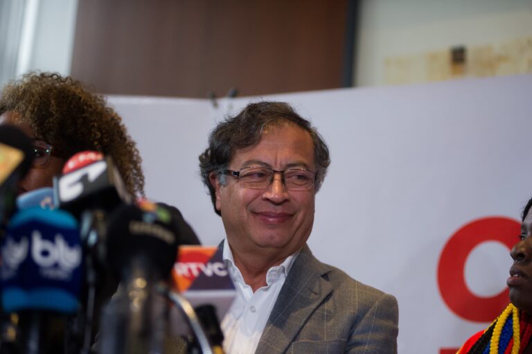Gustavo Petro sitúa por primera vez a la izquierda al frente de Colombia