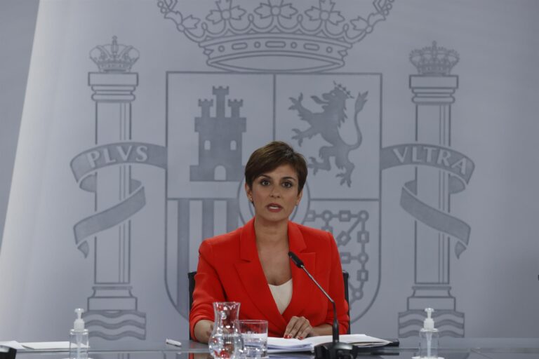 Isabel Rodríguez: «Está bien que el Gobierno hable pero es mejor explicar lo que hace»