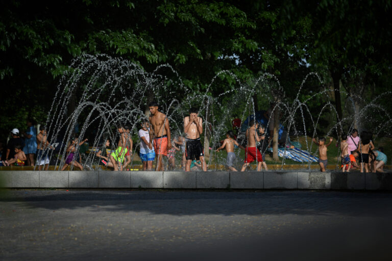 El calor, hasta 43 grados, pone en alerta a 12 comunidades autónomas