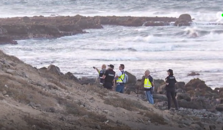 Encuentran el cadáver de un hombre en la orilla de la playa Media Luna, Telde