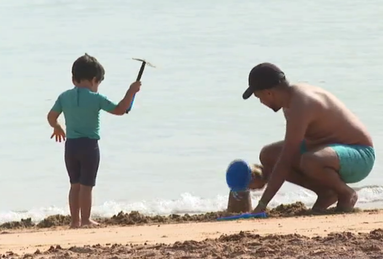 El turismo de sol y playa en peligro por el aumento de las temperaturas en Canarias