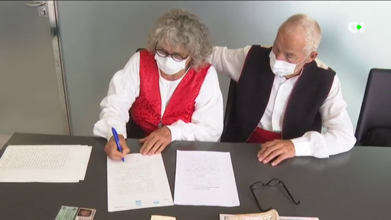 Una ciudadana alemana residente en La Palma dona una casa a la familia que acogió durante la erupción