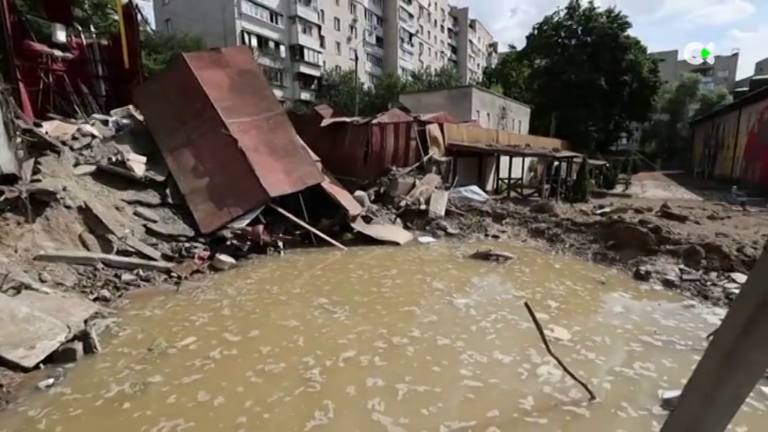 Al menos un fallecido en el ataque contra un edificio de apartamentos en Kiev