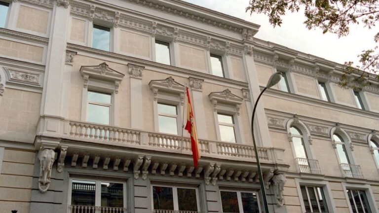 Luz verde a la reforma que permite al CGPJ nombrar a dos magistrados del Tribunal Constitucional