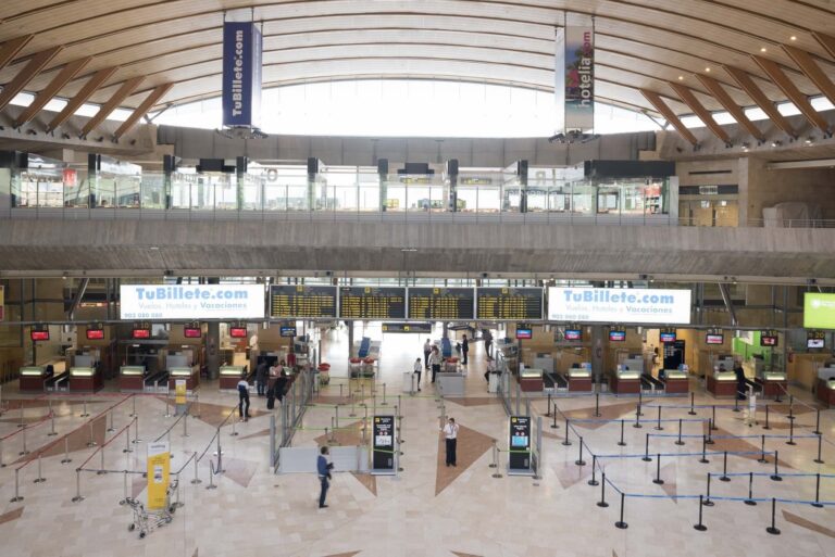 Simulacro de accidente aéreo en el Aeropuerto de Tenerife Norte