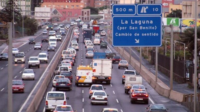 Gobierno y cabildos se reparten 41 millones de fondos europeos al transporte