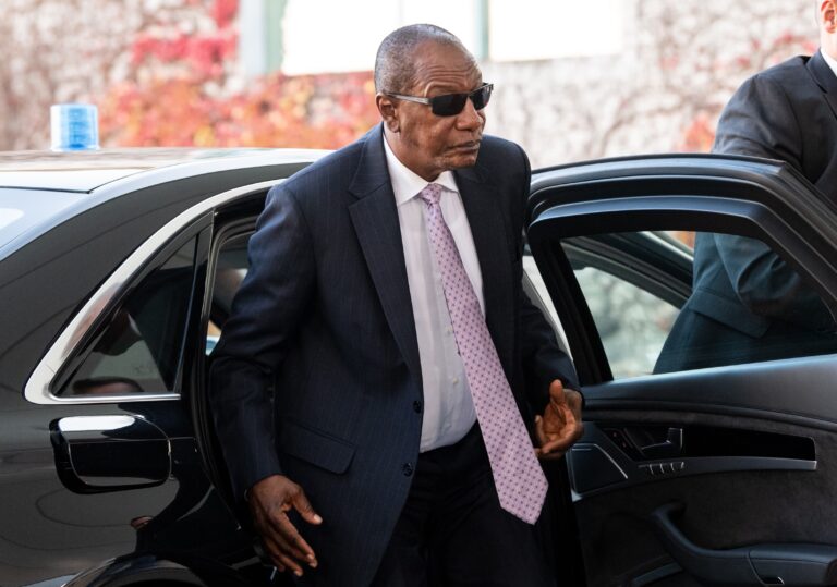 Investigan al ex primer ministro de Guinea por el presunto desvío de más de 40 millones de ayuda internacional