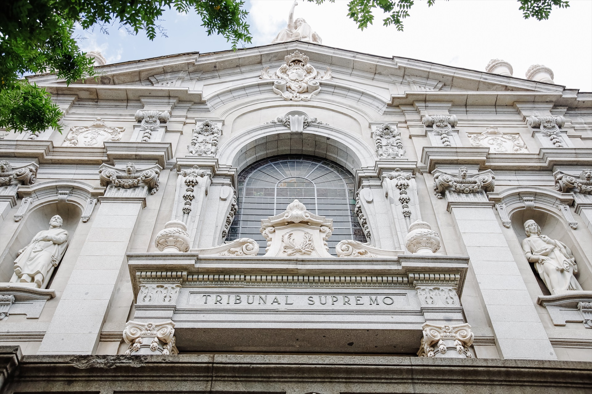 El Supremo cita al Gobierno para que detalle las medidas adoptadas sobre los 1.000 menores solicitantes de asilo