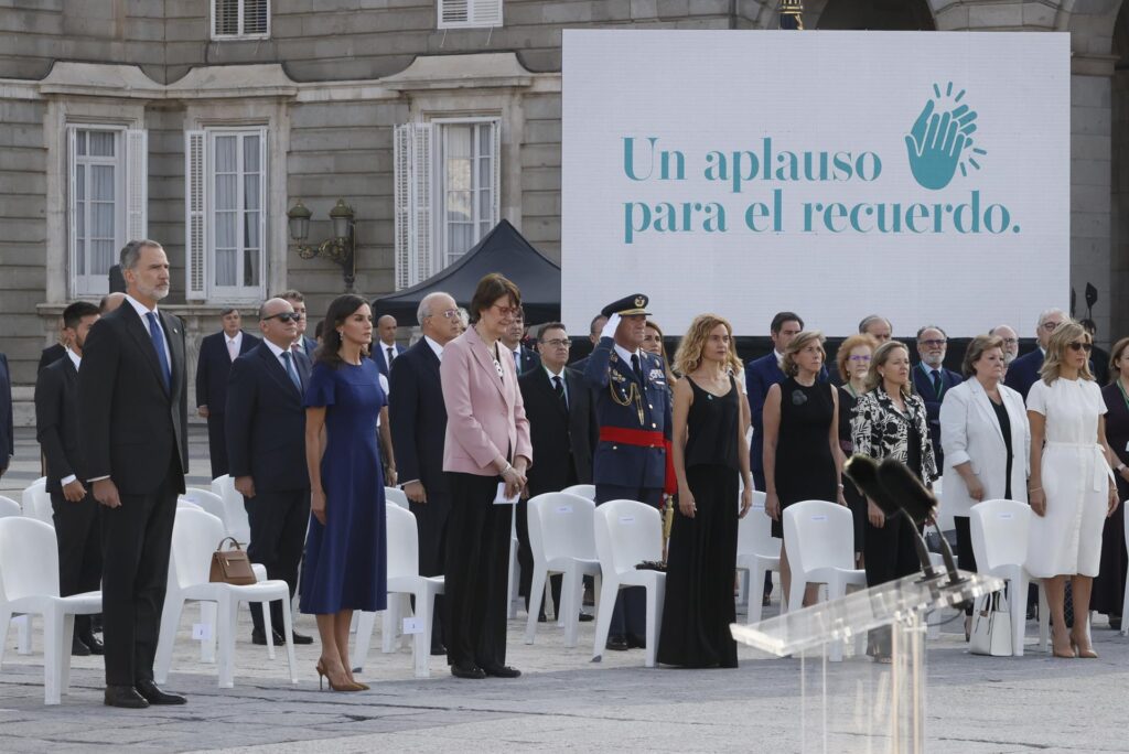 Homenaje víctimas covid 2.efe