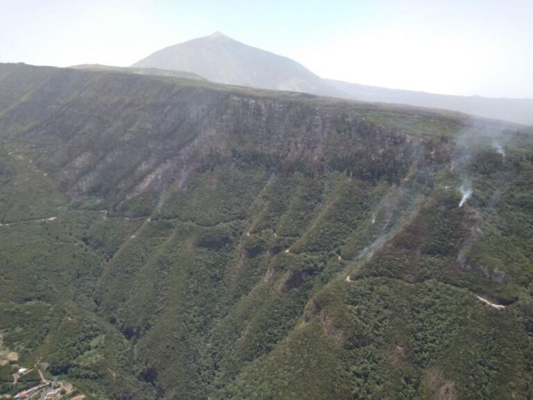 El incendio de Tenerife pasa a nivel 1