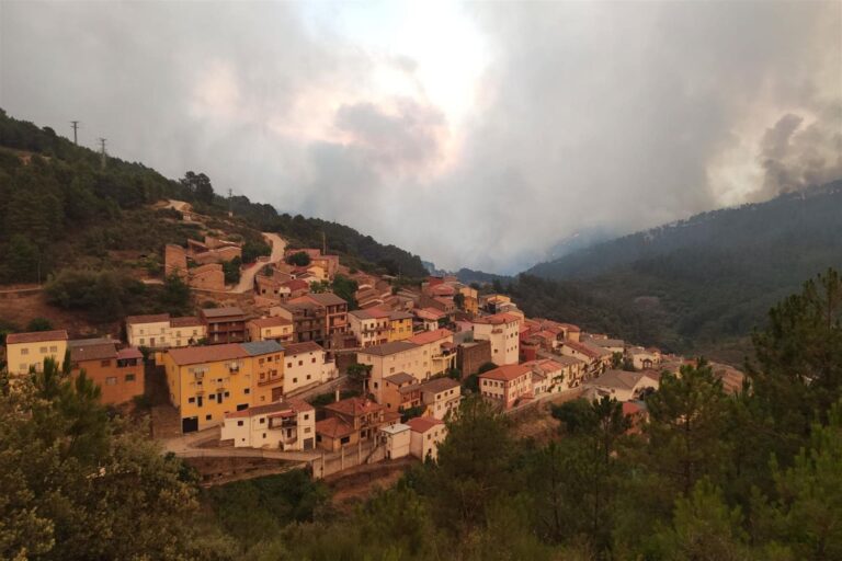 Evolución incierta del incendio de Las Hurdes, que ya ha quemado 3.000 hectáreas