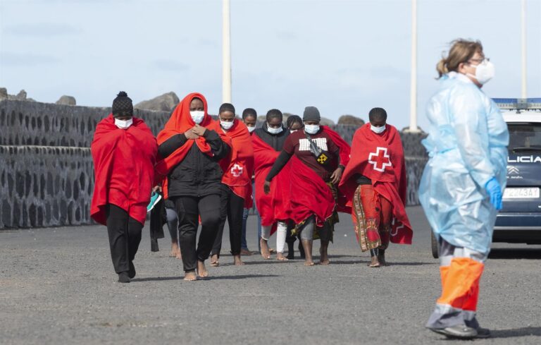 Salvamento Marítimo rescata 108 personas cerca de Lanzarote