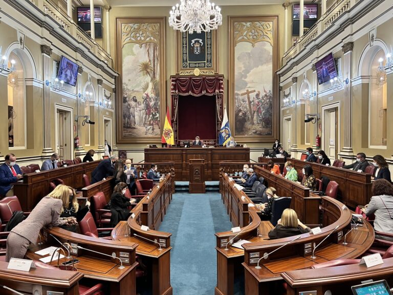 Los partidos trazan sus líneas para el nuevo curso político