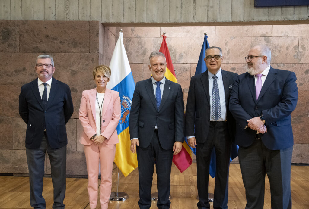 Toma posesión CES