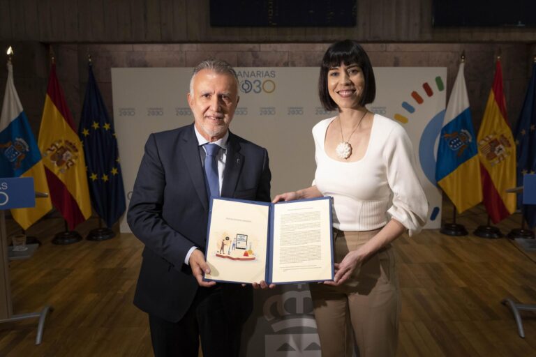 Torres traslada a Morant la intención de Canarias de ser sede de la Agencia Espacial Española