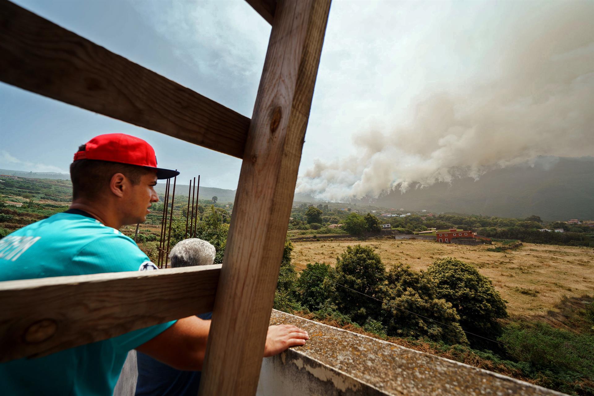 Vecino inncendio Tenerife. Efe