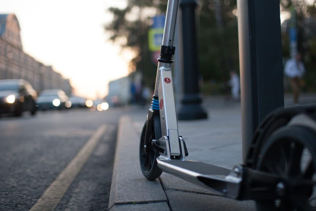 Santa Cruz de Tenerife pide a la DGT regular el uso de patinetes eléctricos