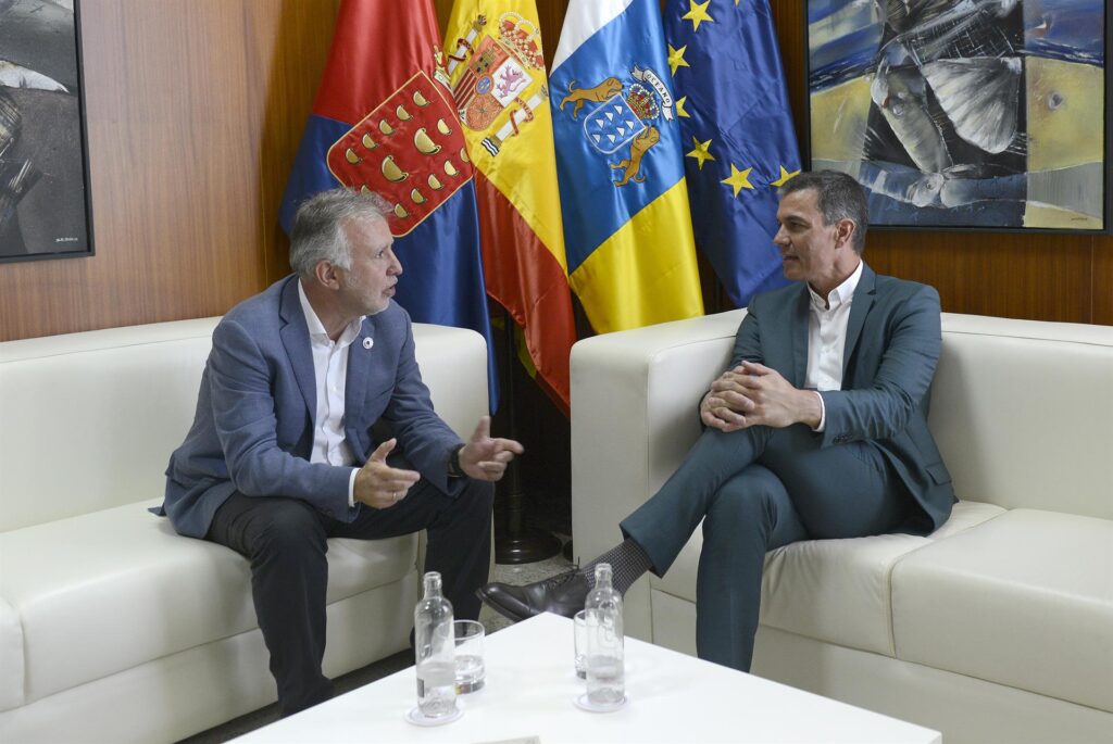 Torres anuncia la ampliación de la subvención al transporte para guaguas urbanas y el tranvía de Tenerife